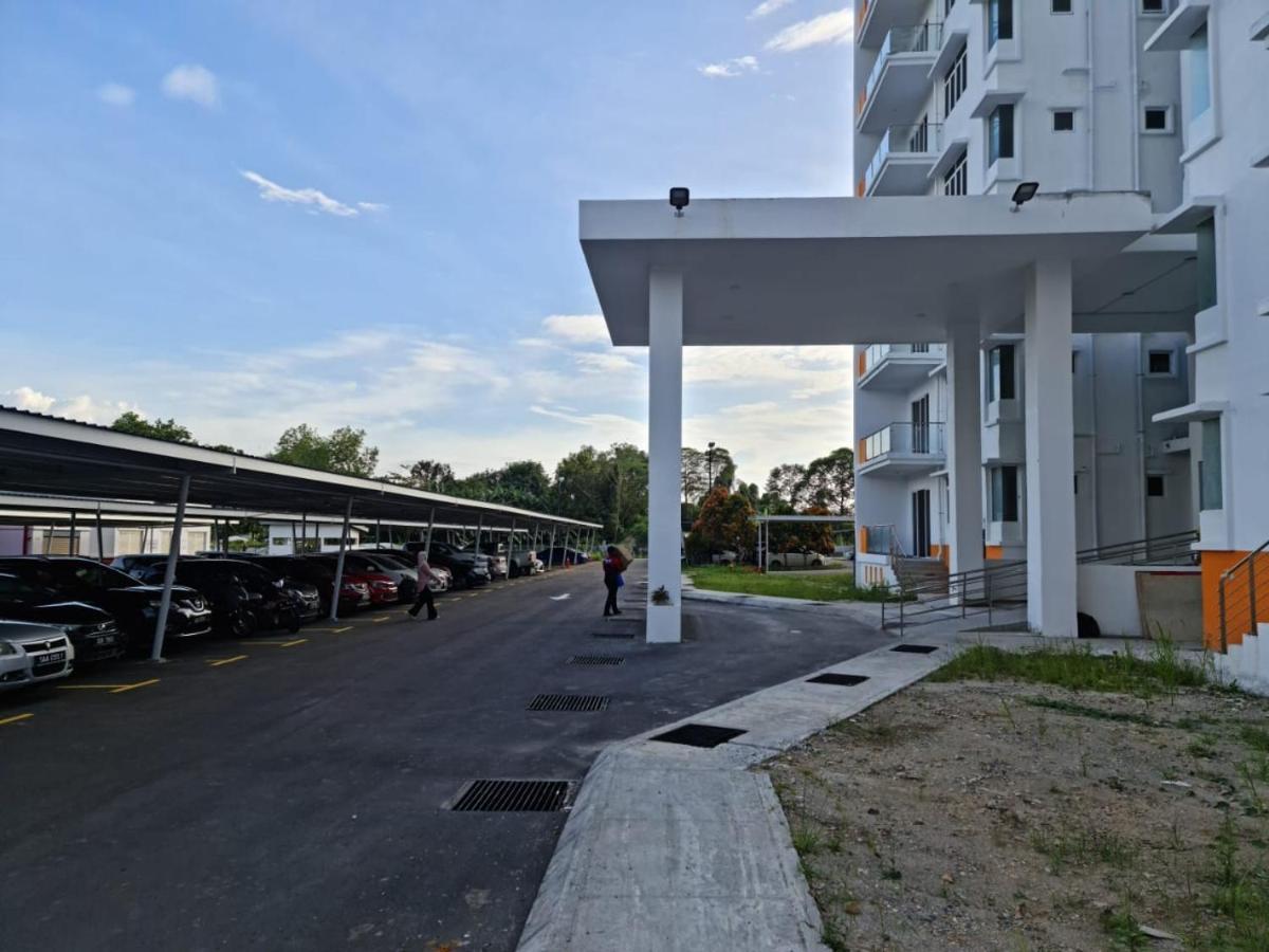 Rhr Deluxe Guesthouse Kinarut Papar Sabah - Pool View Luaran gambar